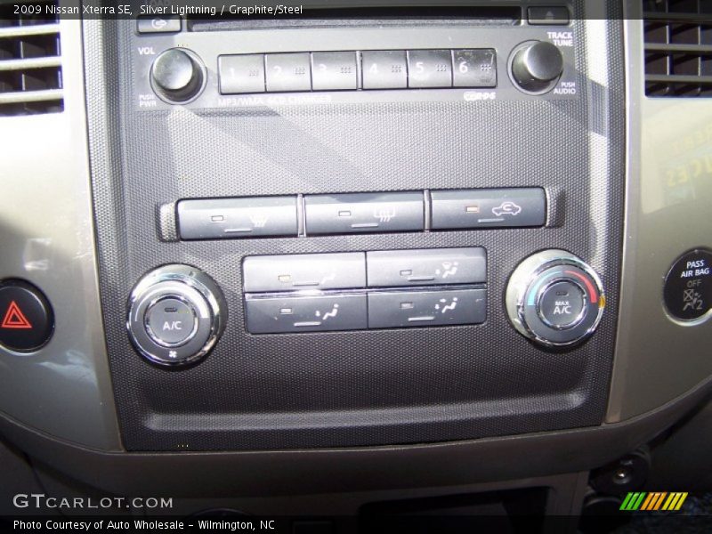 Silver Lightning / Graphite/Steel 2009 Nissan Xterra SE