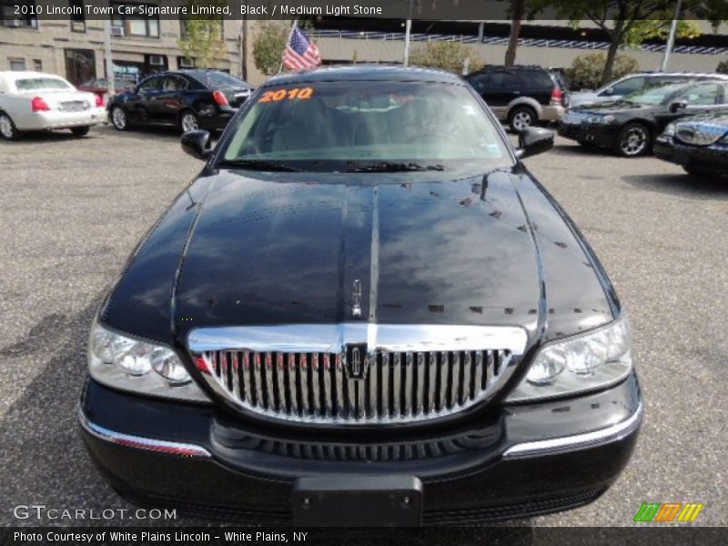 Black / Medium Light Stone 2010 Lincoln Town Car Signature Limited