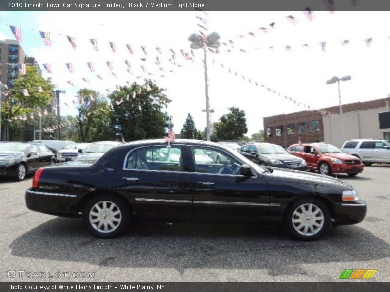 Black / Medium Light Stone 2010 Lincoln Town Car Signature Limited