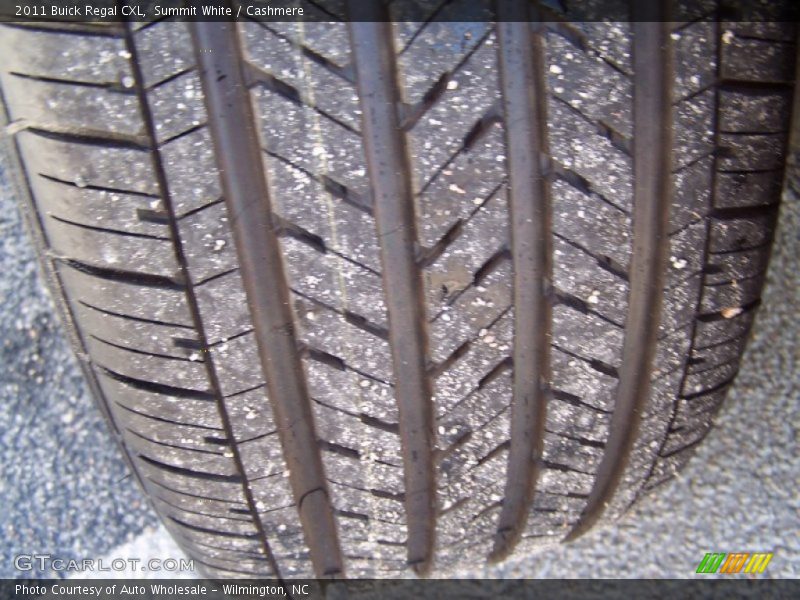 Summit White / Cashmere 2011 Buick Regal CXL