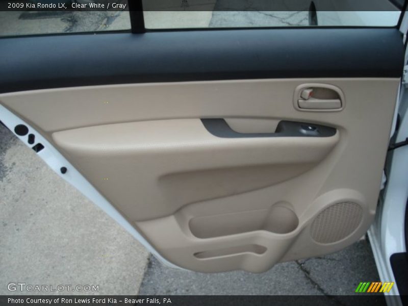 Clear White / Gray 2009 Kia Rondo LX