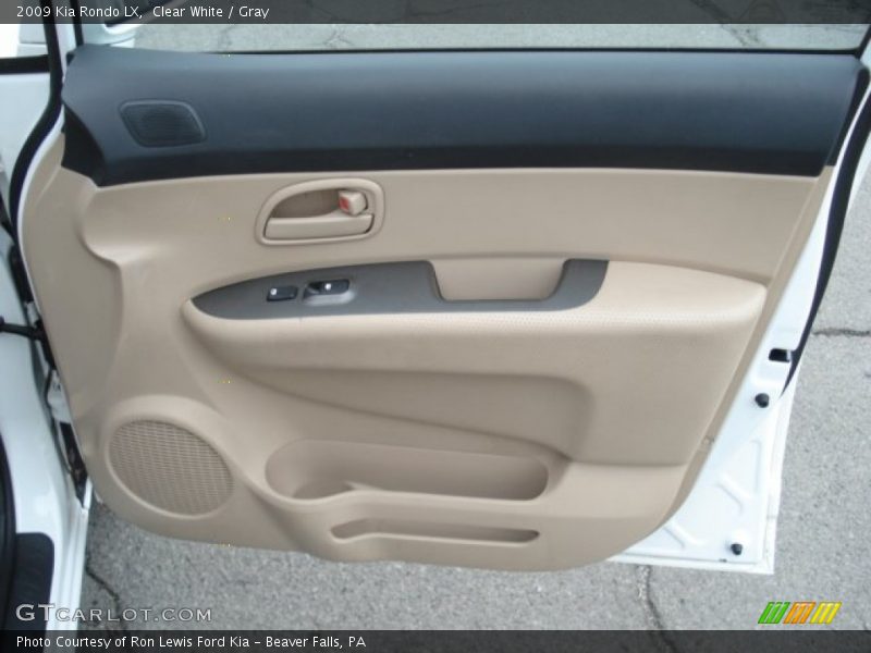 Clear White / Gray 2009 Kia Rondo LX