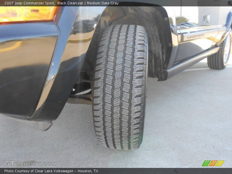 Black Clearcoat / Medium Slate Gray 2007 Jeep Commander Sport