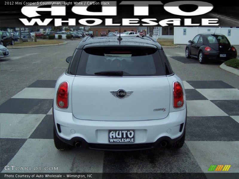 Light White / Carbon Black 2012 Mini Cooper S Countryman
