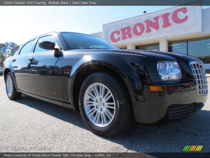 Brilliant Black / Dark Slate Gray 2009 Chrysler 300 Touring