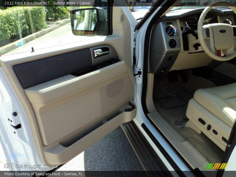 Oxford White / Camel 2012 Ford Expedition XLT