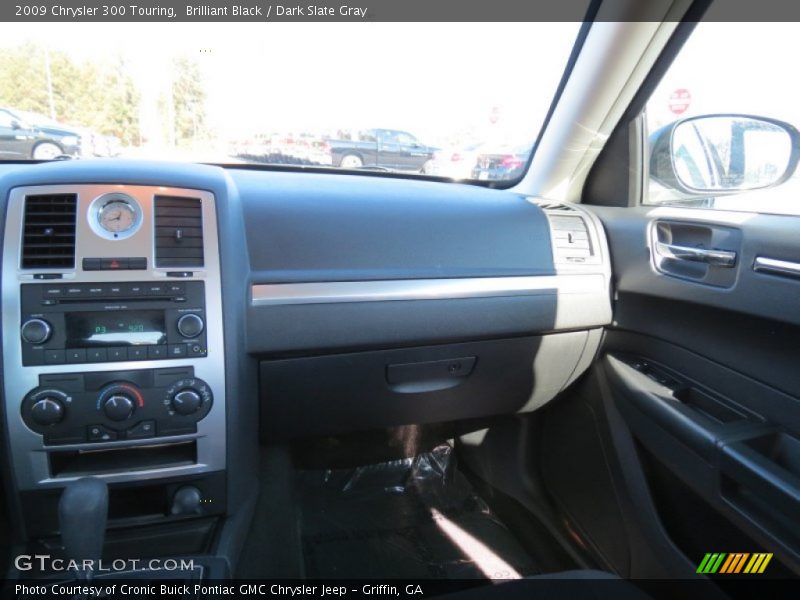 Brilliant Black / Dark Slate Gray 2009 Chrysler 300 Touring