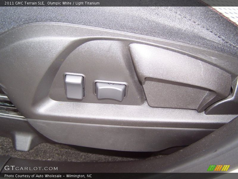 Olympic White / Light Titanium 2011 GMC Terrain SLE