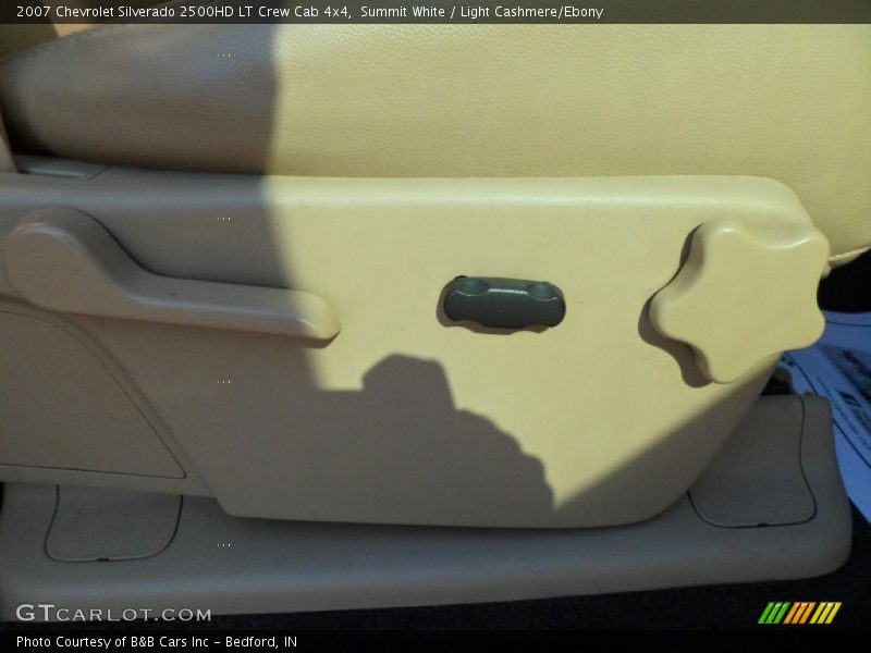 Summit White / Light Cashmere/Ebony 2007 Chevrolet Silverado 2500HD LT Crew Cab 4x4