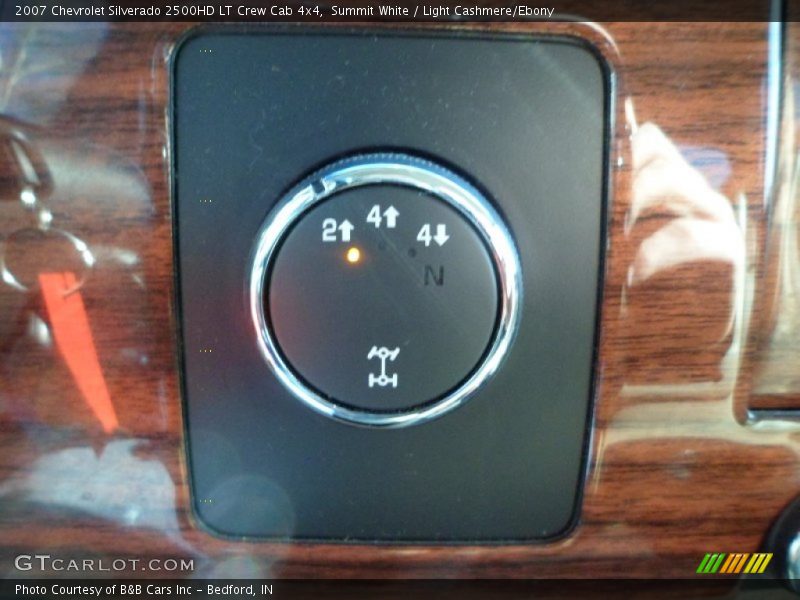 Summit White / Light Cashmere/Ebony 2007 Chevrolet Silverado 2500HD LT Crew Cab 4x4