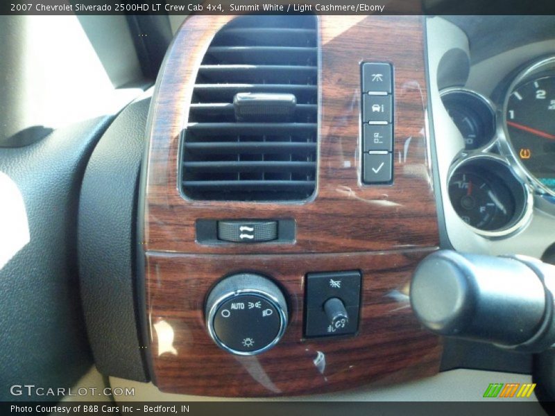 Summit White / Light Cashmere/Ebony 2007 Chevrolet Silverado 2500HD LT Crew Cab 4x4