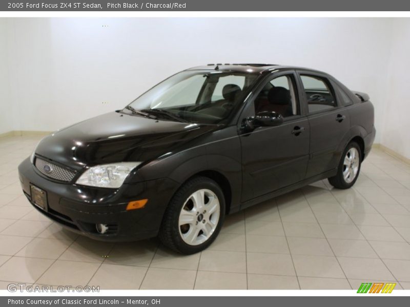Pitch Black / Charcoal/Red 2005 Ford Focus ZX4 ST Sedan