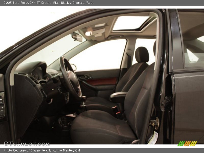 Pitch Black / Charcoal/Red 2005 Ford Focus ZX4 ST Sedan