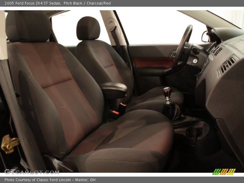  2005 Focus ZX4 ST Sedan Charcoal/Red Interior