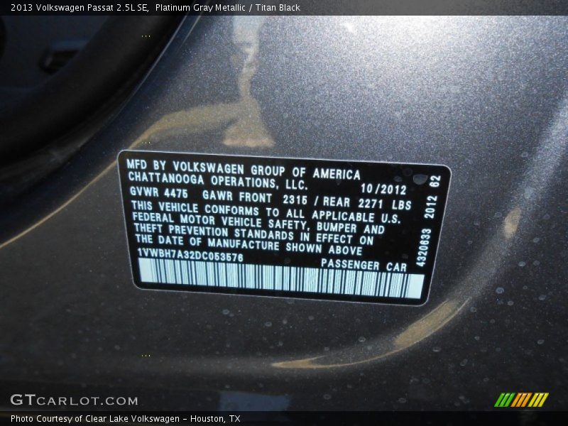 Platinum Gray Metallic / Titan Black 2013 Volkswagen Passat 2.5L SE