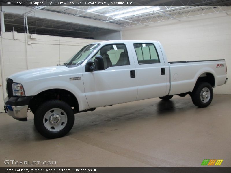Oxford White / Medium Flint 2006 Ford F350 Super Duty XL Crew Cab 4x4