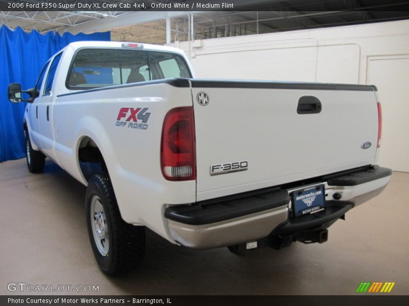 Oxford White / Medium Flint 2006 Ford F350 Super Duty XL Crew Cab 4x4