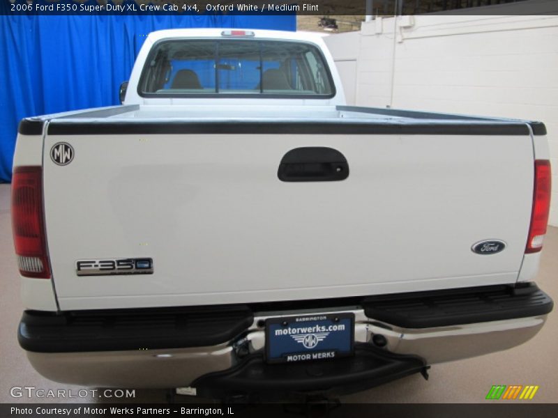 Oxford White / Medium Flint 2006 Ford F350 Super Duty XL Crew Cab 4x4