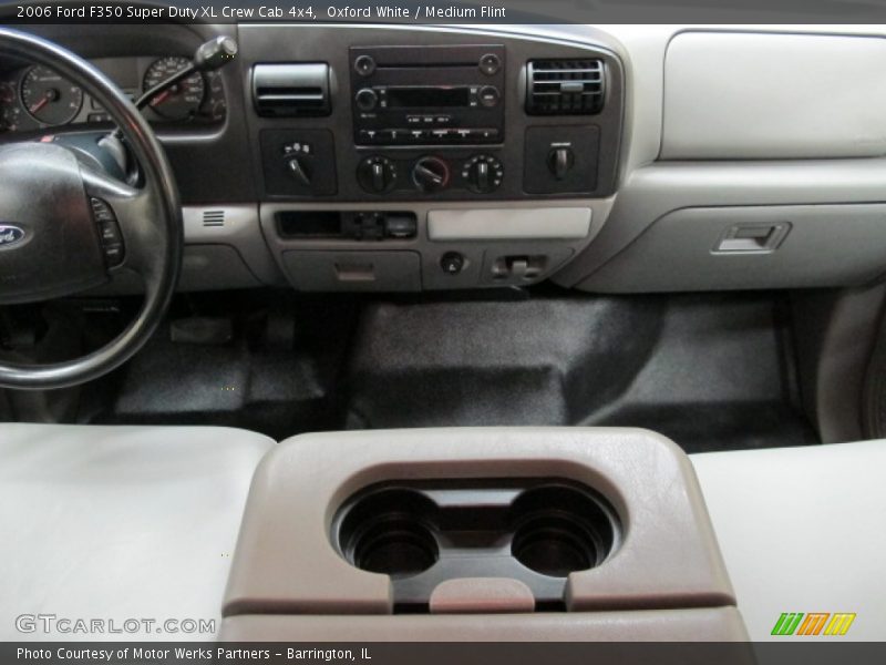 Oxford White / Medium Flint 2006 Ford F350 Super Duty XL Crew Cab 4x4
