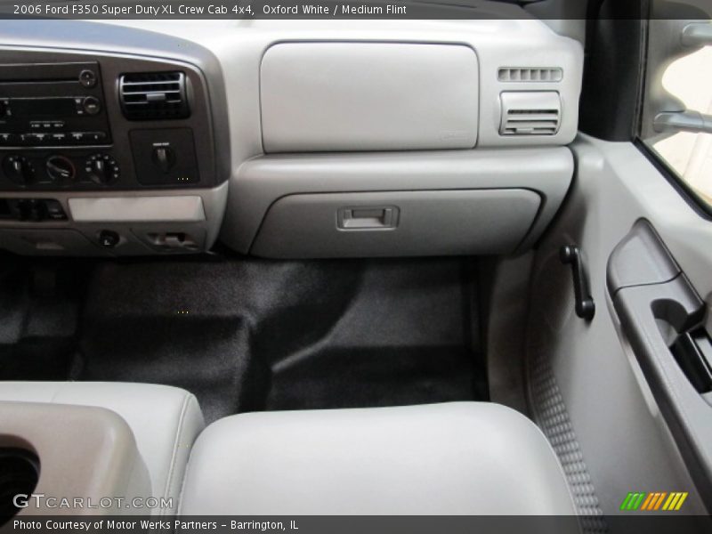 Oxford White / Medium Flint 2006 Ford F350 Super Duty XL Crew Cab 4x4