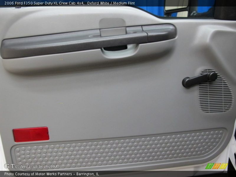 Oxford White / Medium Flint 2006 Ford F350 Super Duty XL Crew Cab 4x4