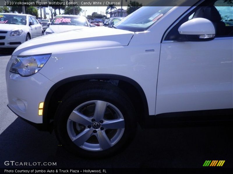 Candy White / Charcoal 2010 Volkswagen Tiguan Wolfsburg Edition