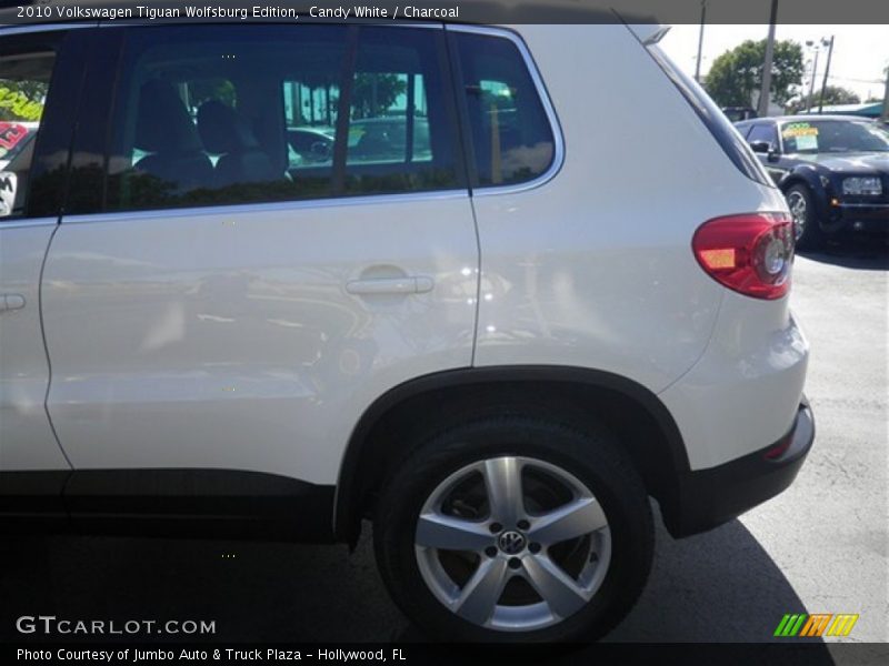 Candy White / Charcoal 2010 Volkswagen Tiguan Wolfsburg Edition