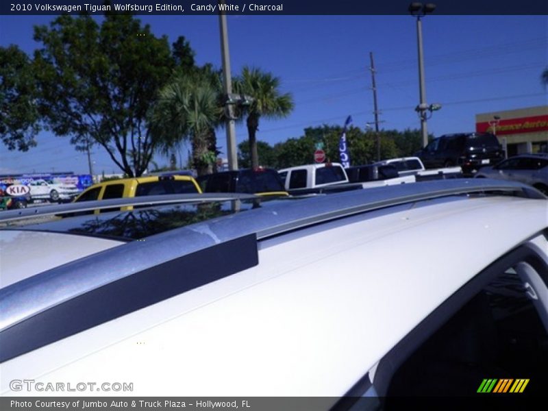 Candy White / Charcoal 2010 Volkswagen Tiguan Wolfsburg Edition