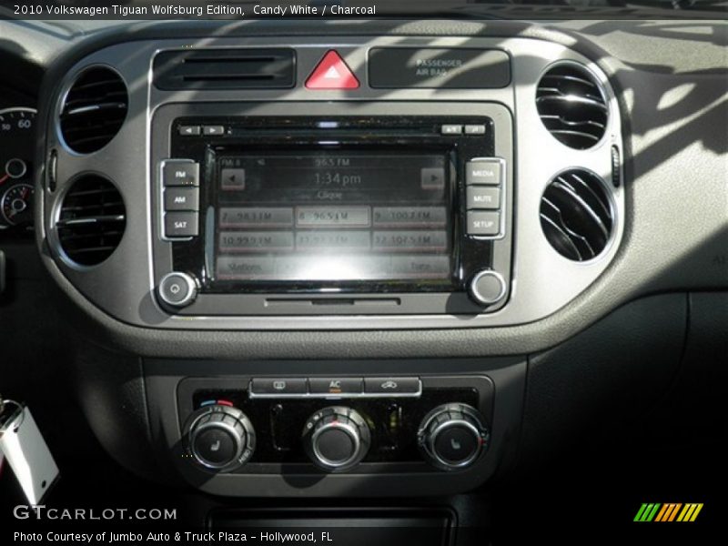 Candy White / Charcoal 2010 Volkswagen Tiguan Wolfsburg Edition