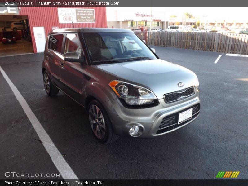 Titanium Gray / Sand/Black Houndstooth Cloth 2013 Kia Soul !