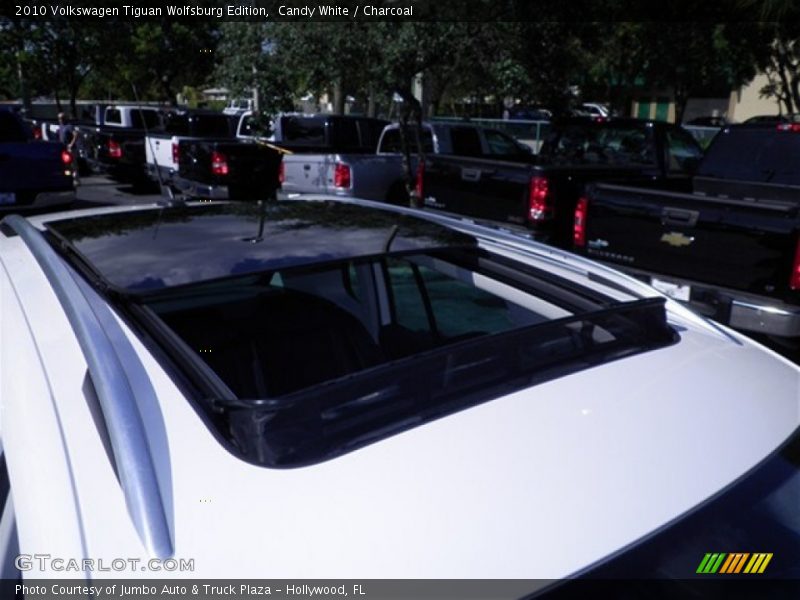 Candy White / Charcoal 2010 Volkswagen Tiguan Wolfsburg Edition