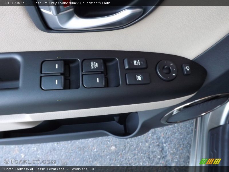 Titanium Gray / Sand/Black Houndstooth Cloth 2013 Kia Soul !