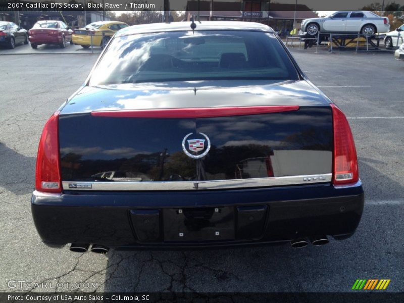 Black Raven / Titanium 2007 Cadillac DTS Sedan