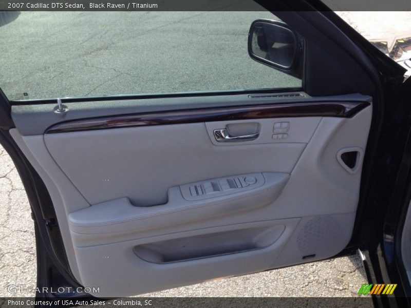 Black Raven / Titanium 2007 Cadillac DTS Sedan
