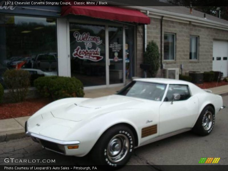Classic White / Black 1971 Chevrolet Corvette Stingray Coupe