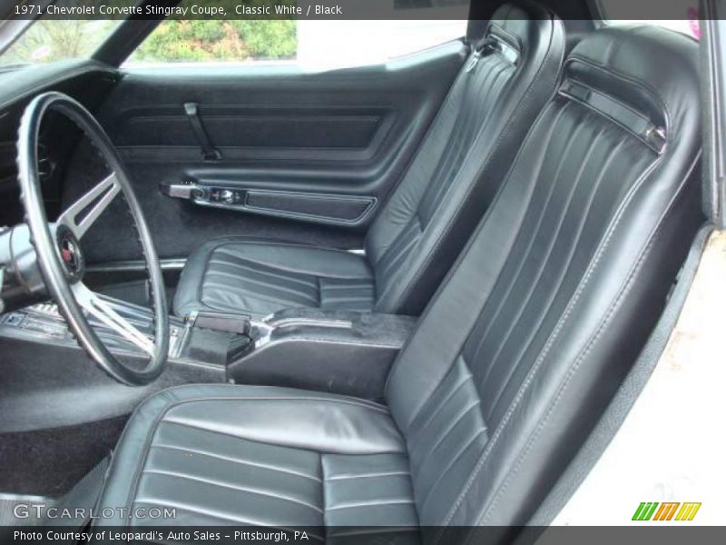 Classic White / Black 1971 Chevrolet Corvette Stingray Coupe