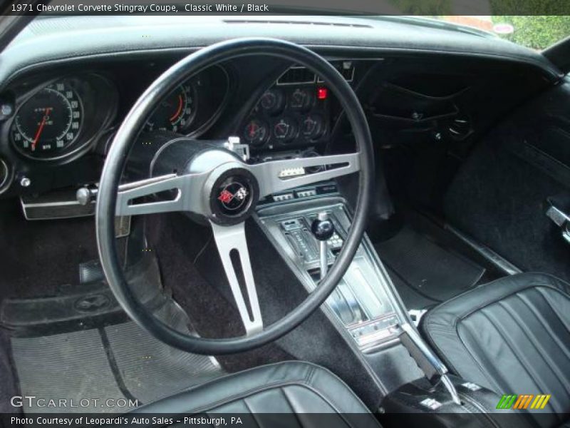 Classic White / Black 1971 Chevrolet Corvette Stingray Coupe