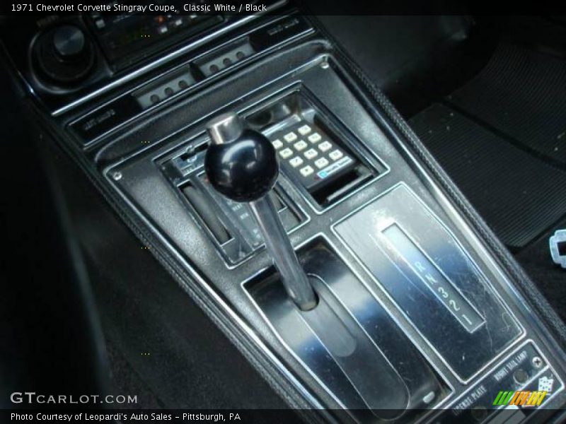 Classic White / Black 1971 Chevrolet Corvette Stingray Coupe