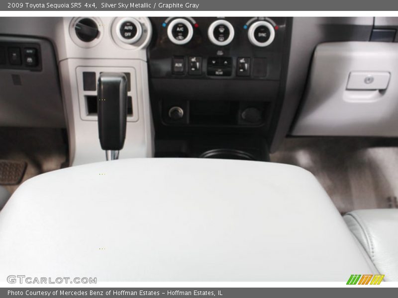 Silver Sky Metallic / Graphite Gray 2009 Toyota Sequoia SR5 4x4