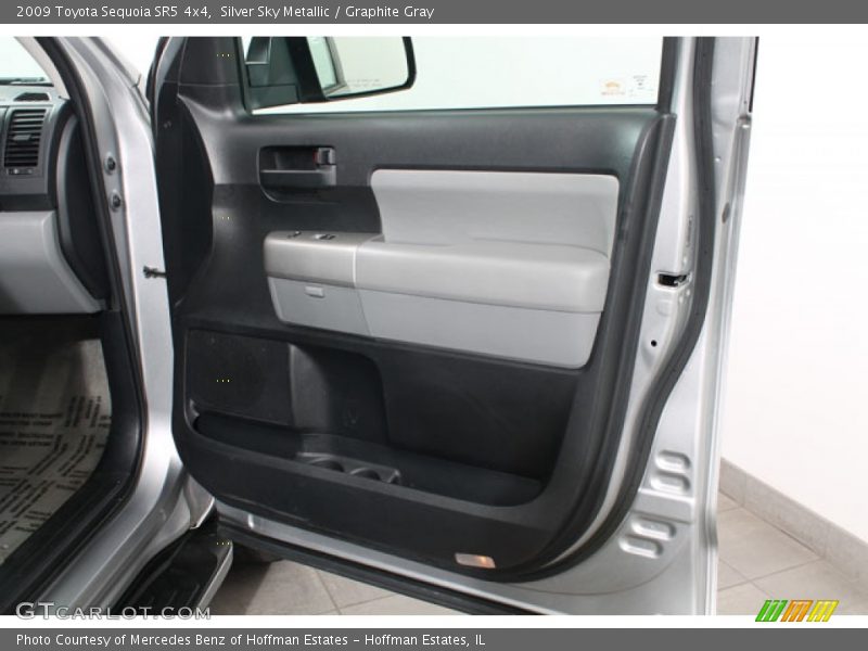 Silver Sky Metallic / Graphite Gray 2009 Toyota Sequoia SR5 4x4