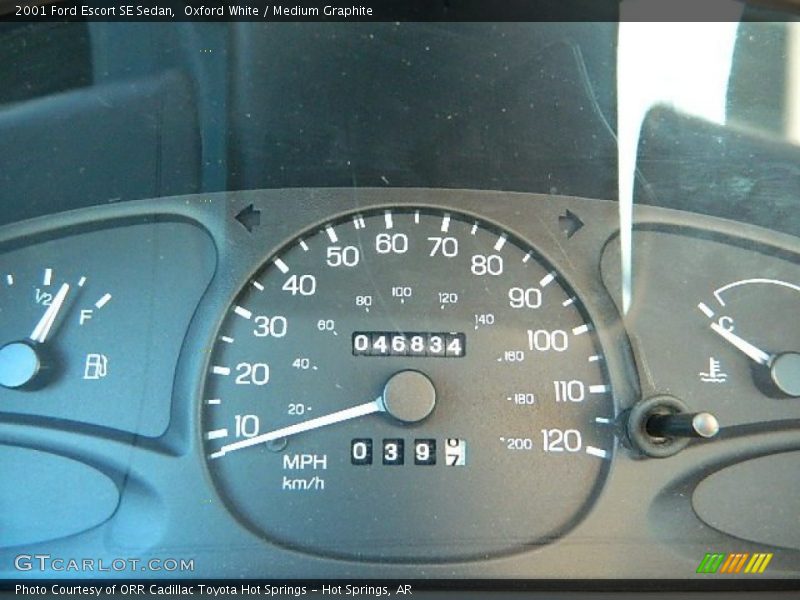 Oxford White / Medium Graphite 2001 Ford Escort SE Sedan