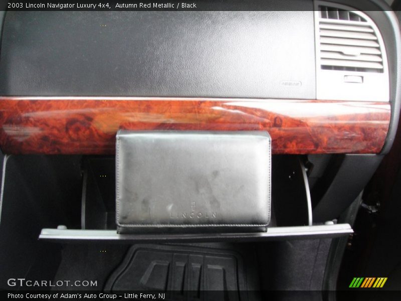 Autumn Red Metallic / Black 2003 Lincoln Navigator Luxury 4x4