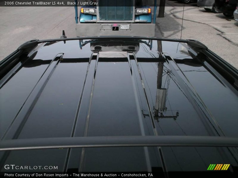 Black / Light Gray 2006 Chevrolet TrailBlazer LS 4x4