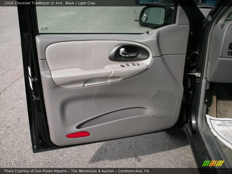 Black / Light Gray 2006 Chevrolet TrailBlazer LS 4x4