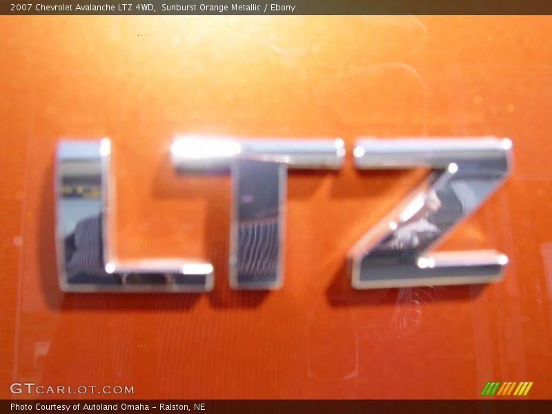 Sunburst Orange Metallic / Ebony 2007 Chevrolet Avalanche LTZ 4WD