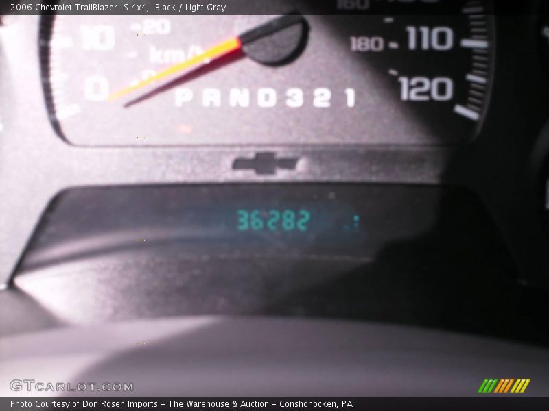 Black / Light Gray 2006 Chevrolet TrailBlazer LS 4x4