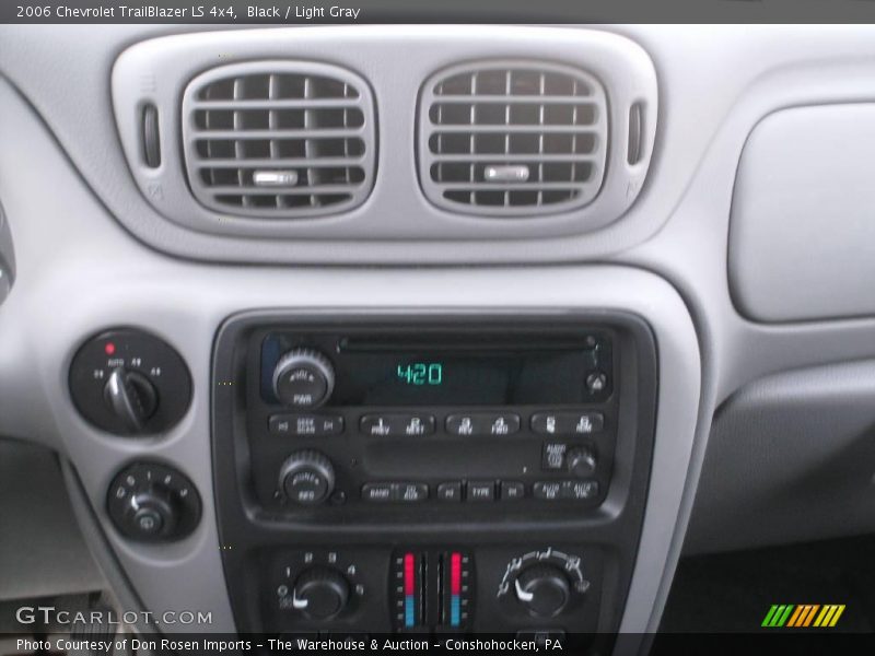Black / Light Gray 2006 Chevrolet TrailBlazer LS 4x4