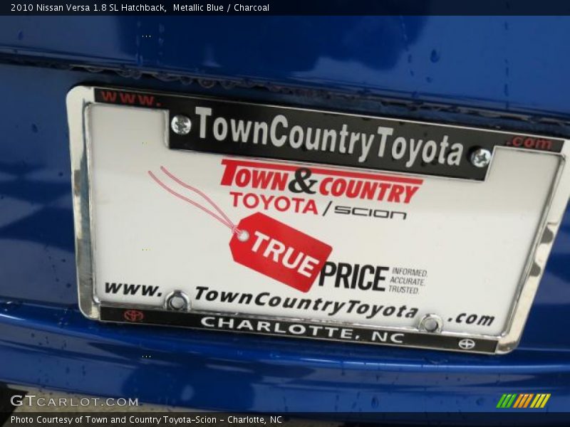 Metallic Blue / Charcoal 2010 Nissan Versa 1.8 SL Hatchback