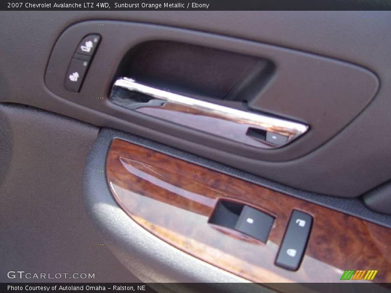 Sunburst Orange Metallic / Ebony 2007 Chevrolet Avalanche LTZ 4WD