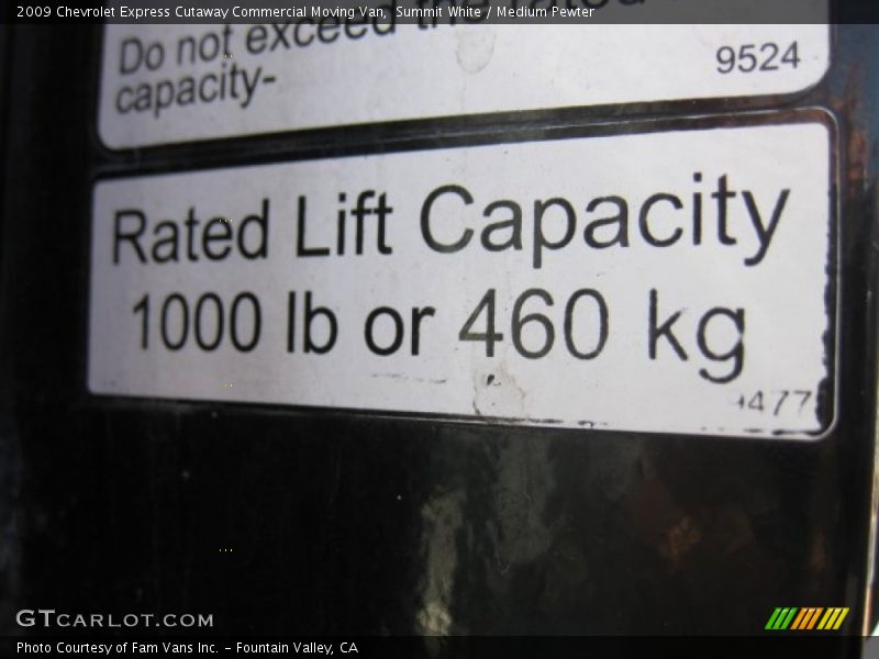 Summit White / Medium Pewter 2009 Chevrolet Express Cutaway Commercial Moving Van